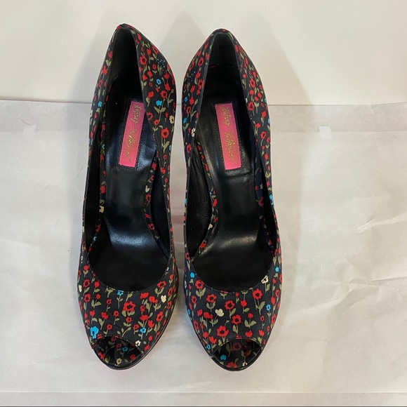 Betsy Johnson Rosy II Black Satin Flower Print - Picture 3 of 7